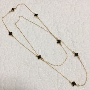 Dainty gold clover necklace